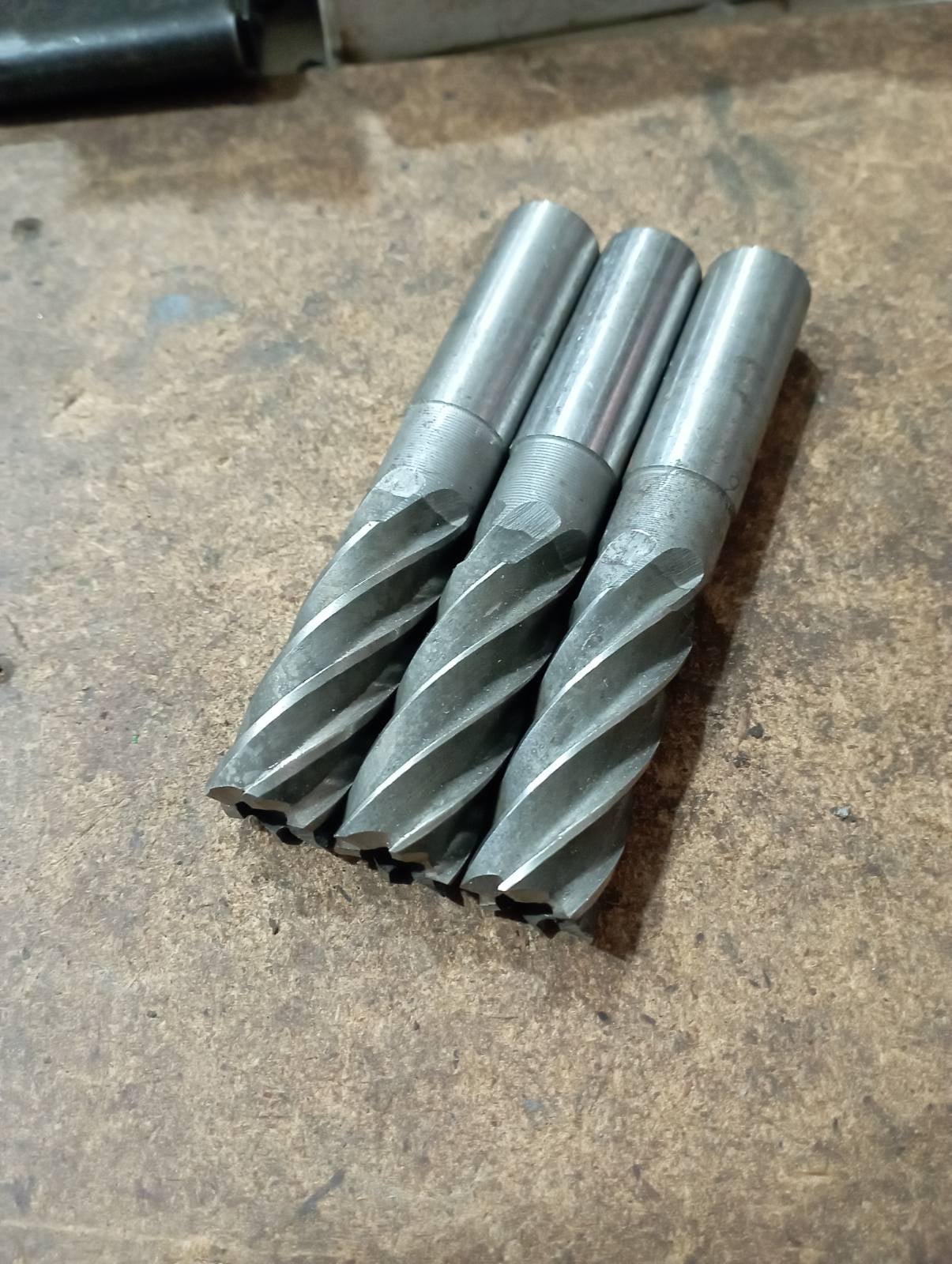 Фреза концевая 16х100/40 мм, z6, Р6М5