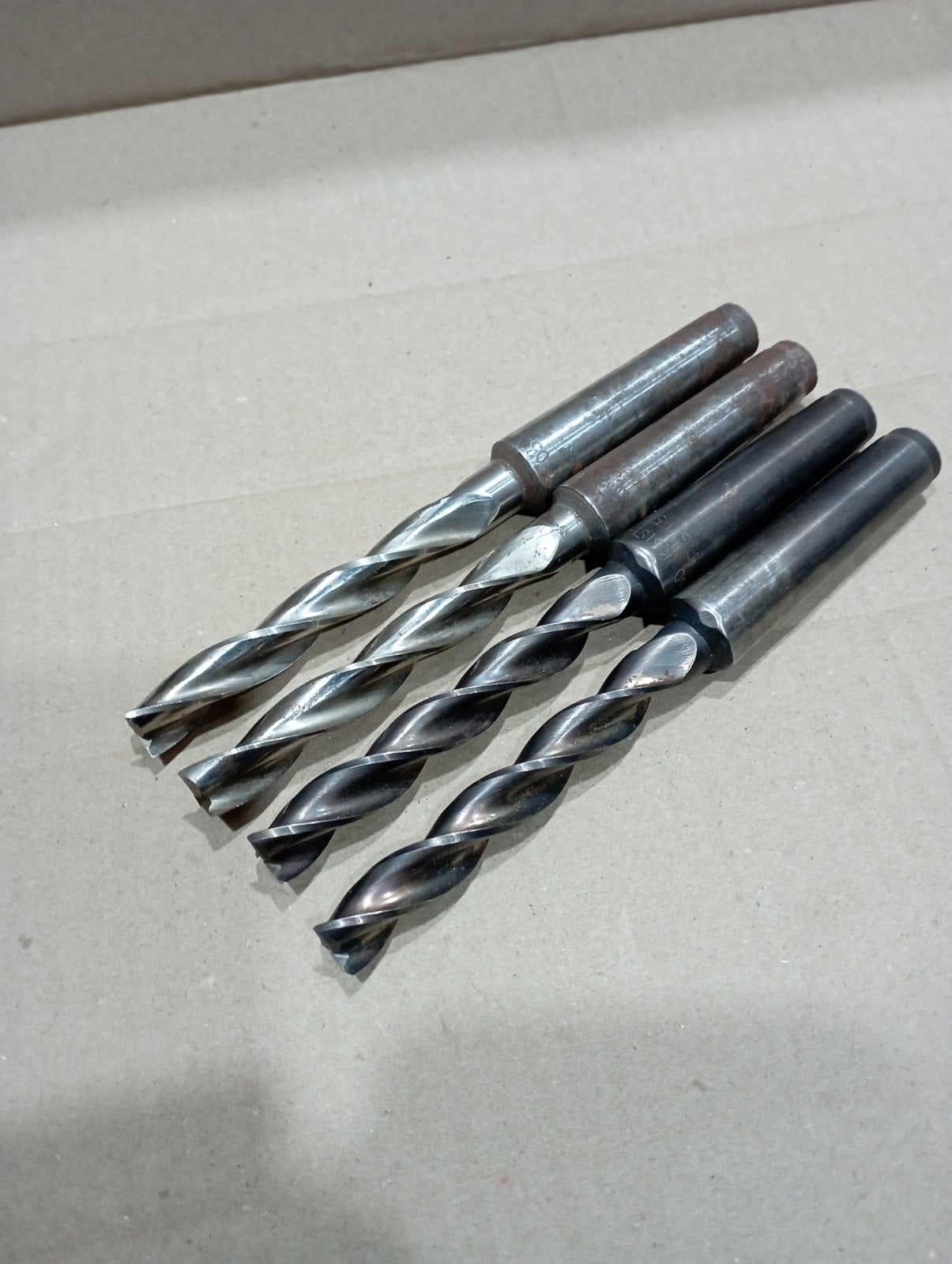 Концевая 12 мм, рабочая 80 мм, z3, Р6М5, КМ2
