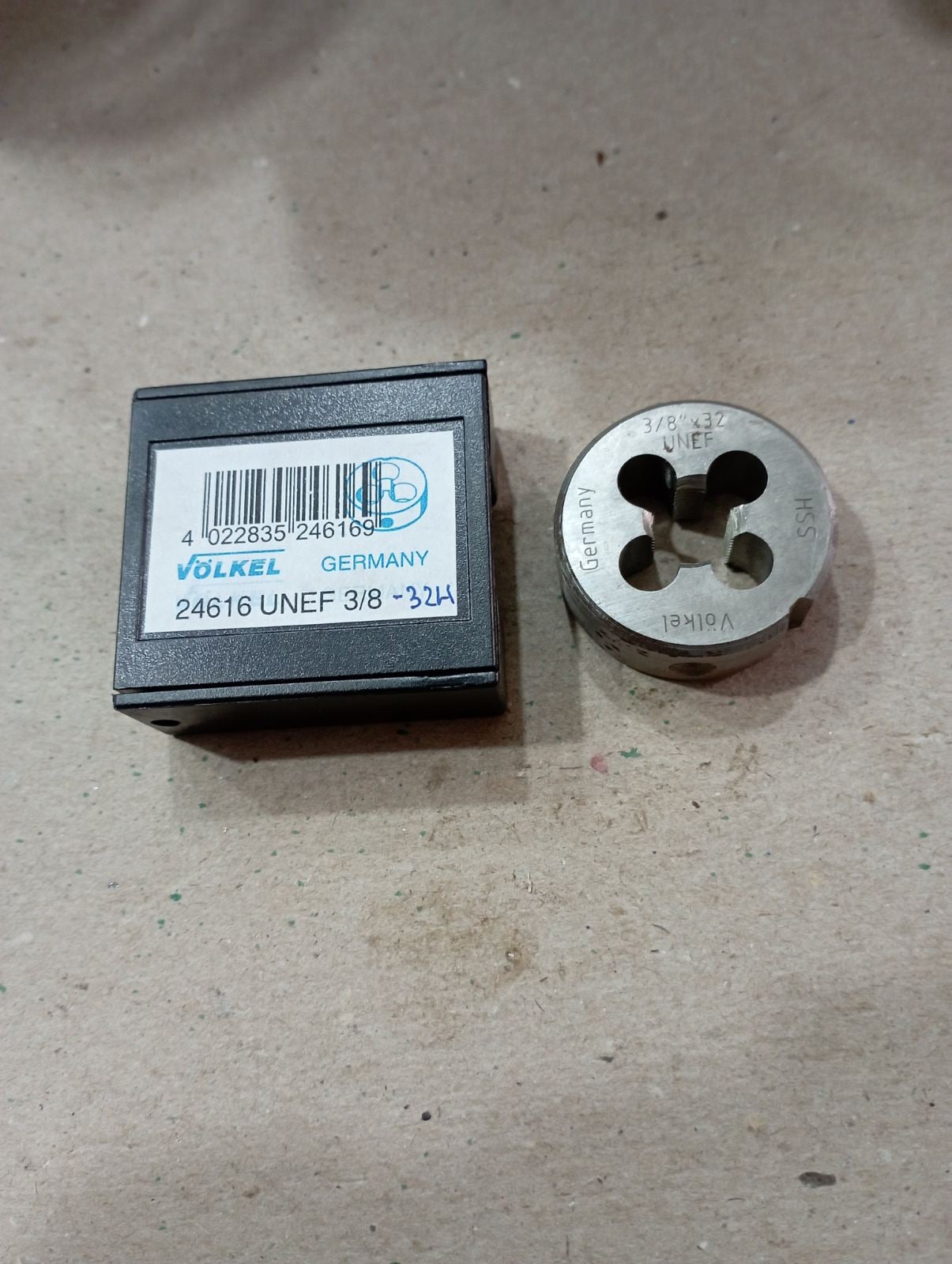 Плашка дюймовая UNEF 3/8"-32